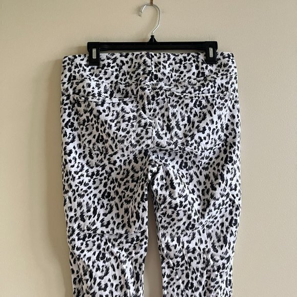 NYDJ Pull-On Denim Animal Print Skinny Ankle Jeans In Sateen With Slit Size 6 - Picture 7 of 11